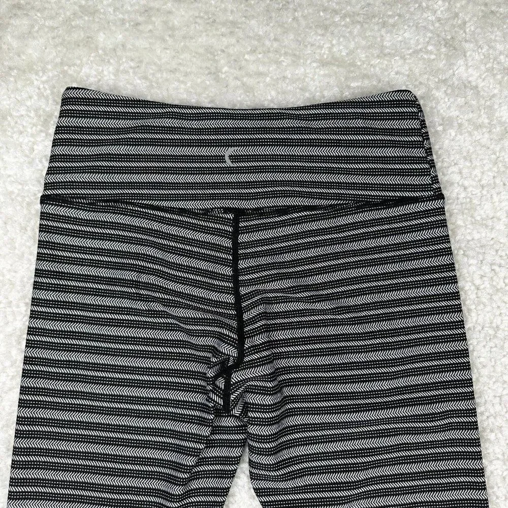 Zyia Active Black White Aztec Adrenaline 7/8 legging